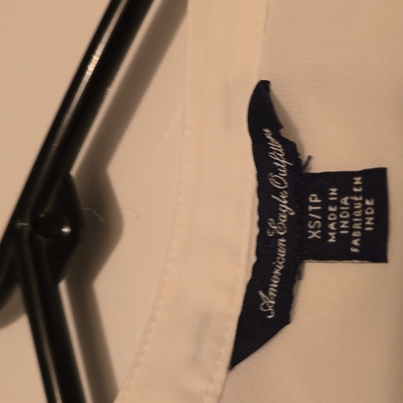 America Eagle White Flowy Top XS 3/4 Sleeve - Picture 4 of 4